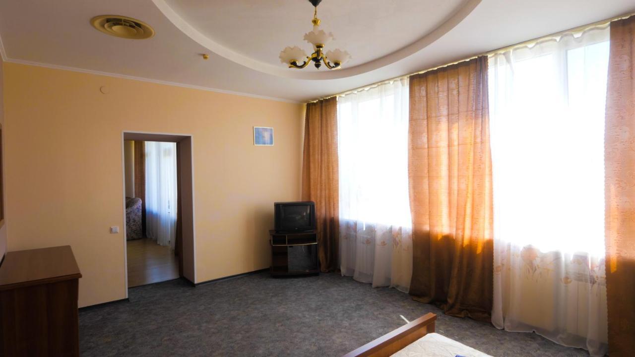 Pectoral On Khortytsia Hotel Zaporizhia Eksteriør billede
