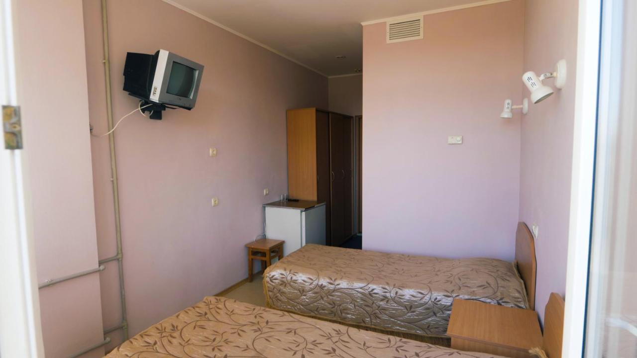 Pectoral On Khortytsia Hotel Zaporizhia Eksteriør billede